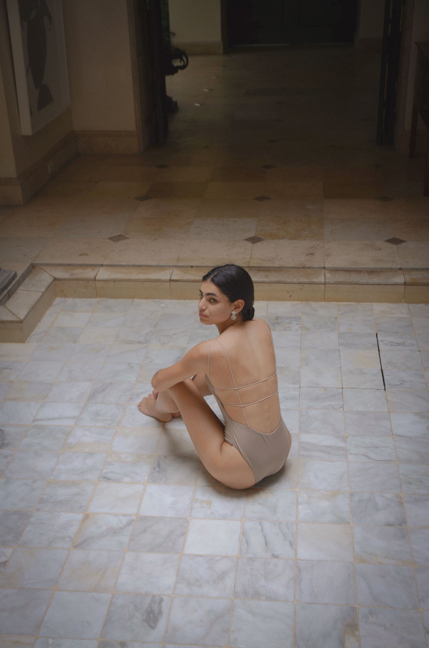 Linear Maillot Truffle
