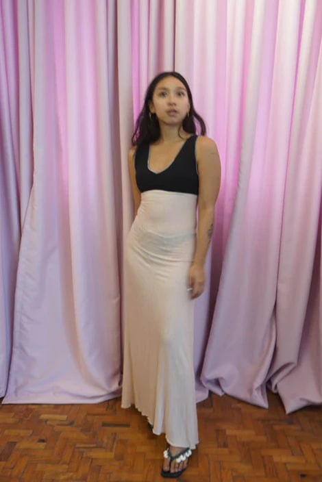 Hiwa Dress Jet/Petal
