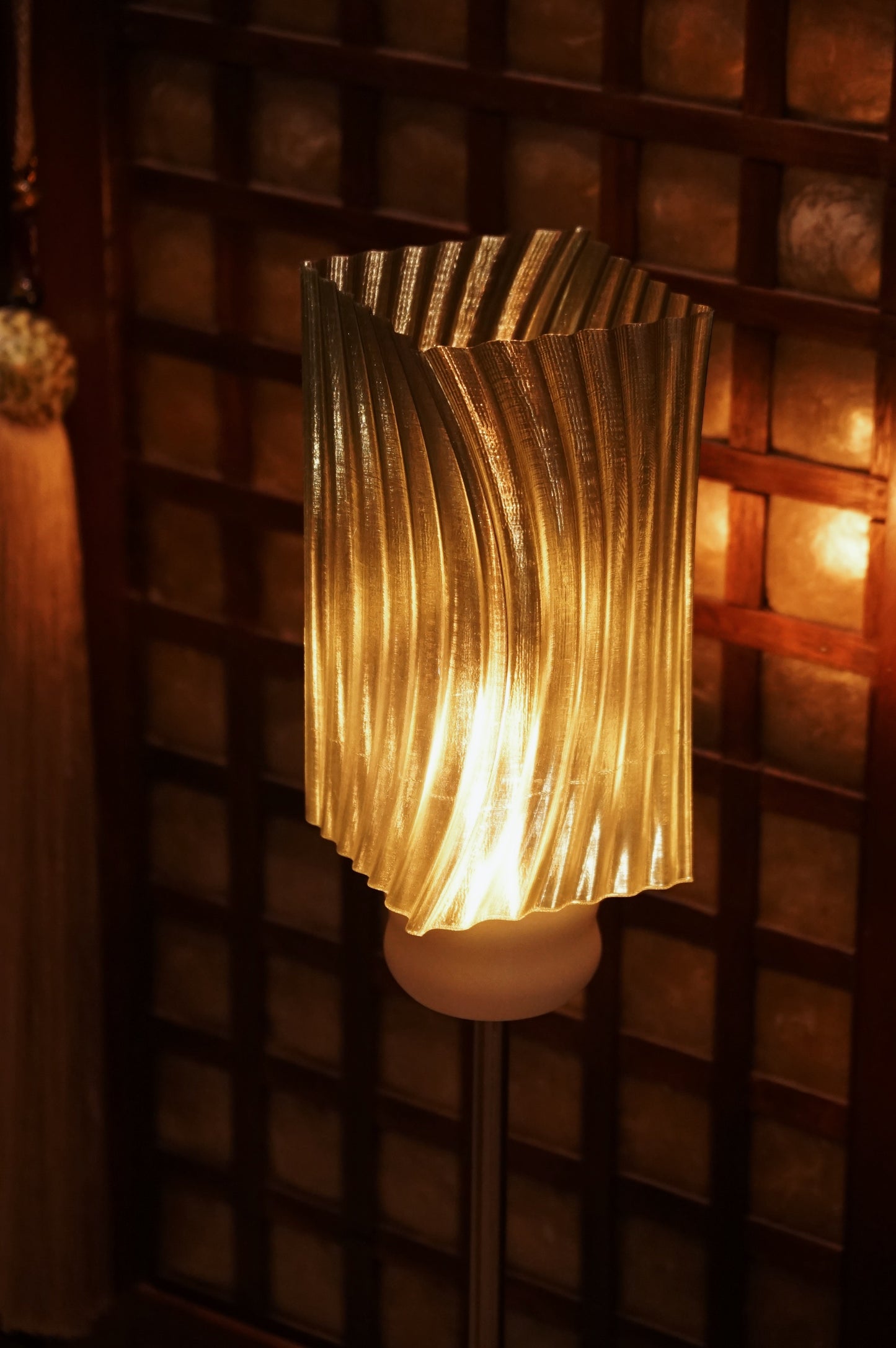 Warped Table Lamp Green Glow