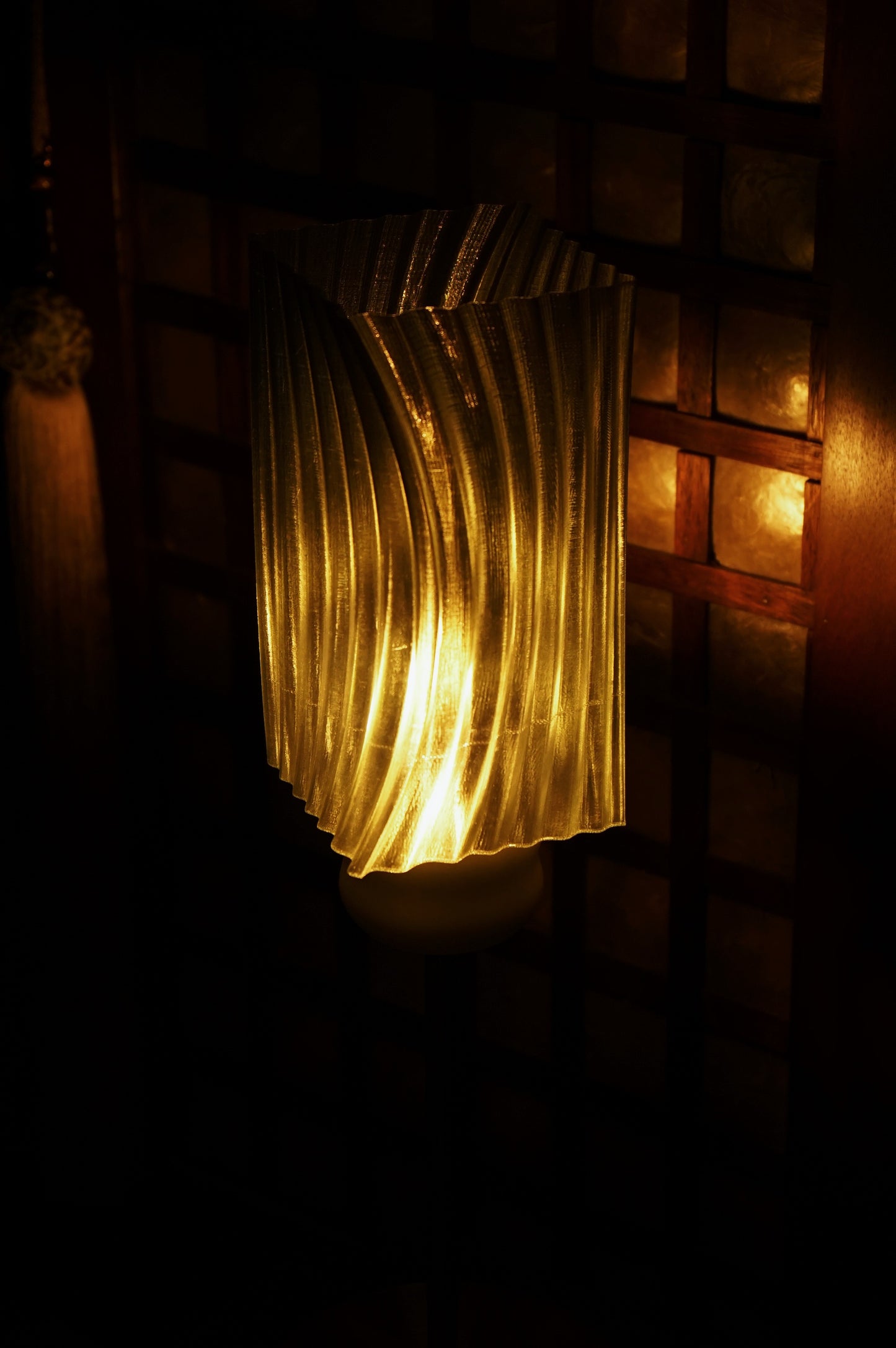 Warped Table Lamp Green Glow